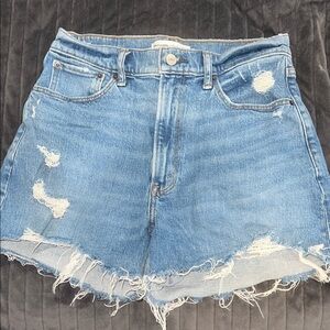 Abercrombie & Fitch High Rise 4 in Curve Love Mom Shorts